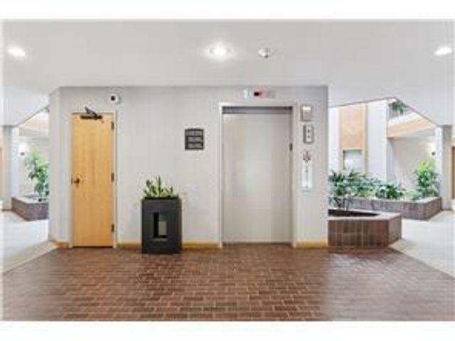 14501 Atrium Way 225, Minnetonka, MN 55345