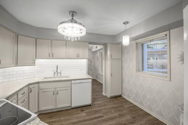14501 Atrium Way 225, Minnetonka, MN 55345