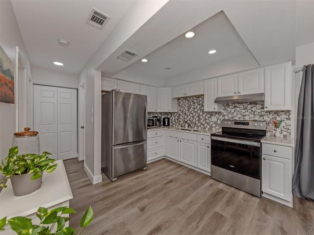 5568 KENWOOD DRIVE, North Port, FL 34287