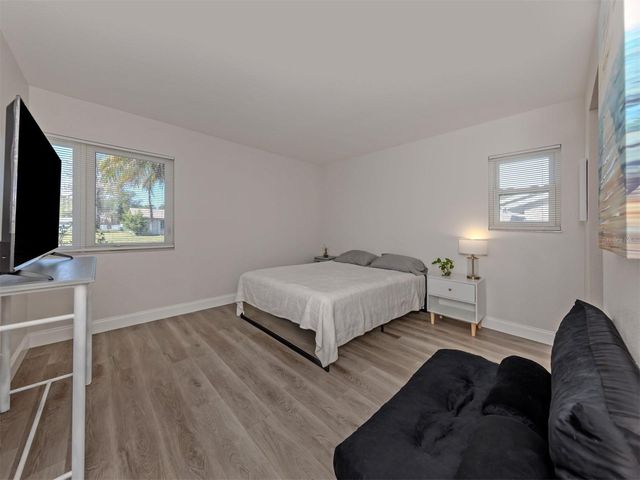 5568 KENWOOD DRIVE, North Port, FL 34287