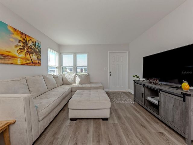 5568 KENWOOD DRIVE, North Port, FL 34287