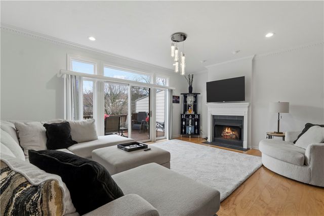 59 Waterfront Drive, Washington's Landing, PA 15222