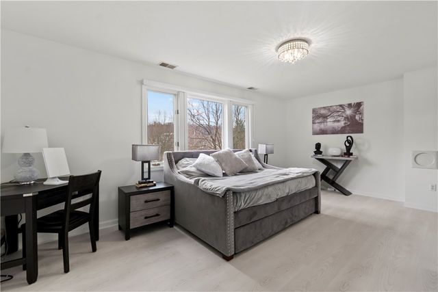 59 Waterfront Drive, Washington's Landing, PA 15222