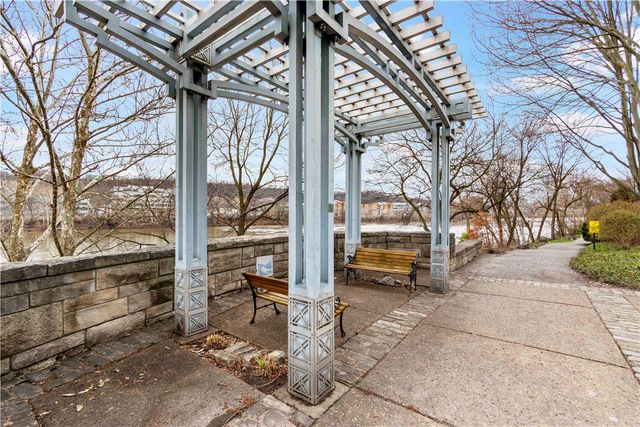 59 Waterfront Drive, Washington's Landing, PA 15222