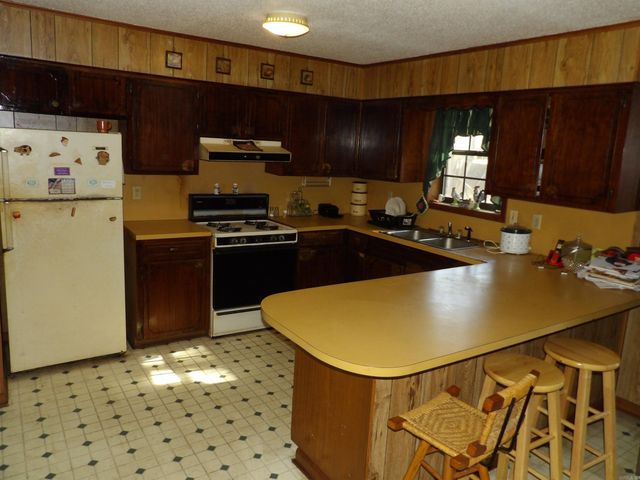 524 E Calhoun Street, Monticello, AR 71655
