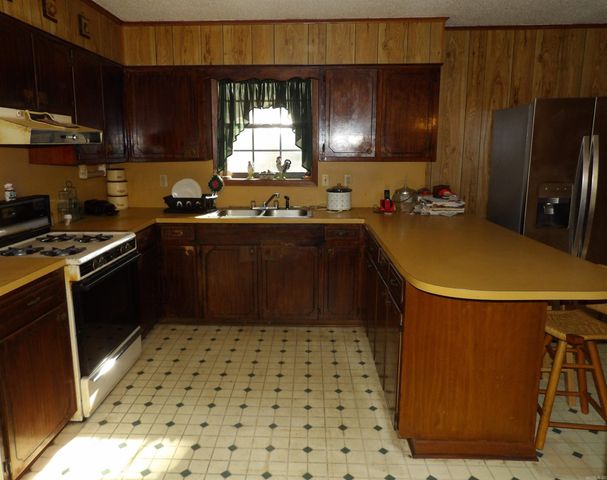 524 E Calhoun Street, Monticello, AR 71655