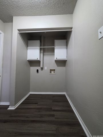 546 Dukeway Apt 1, Universal City, TX 78148