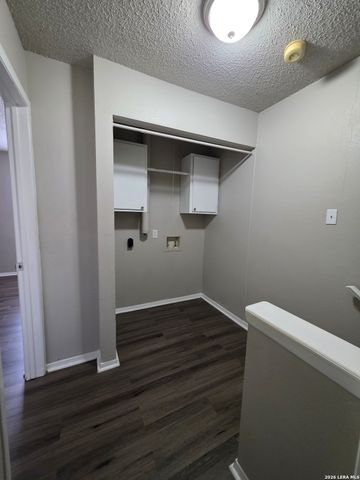 546 Dukeway Apt 1, Universal City, TX 78148
