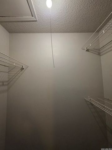 546 Dukeway Apt 1, Universal City, TX 78148