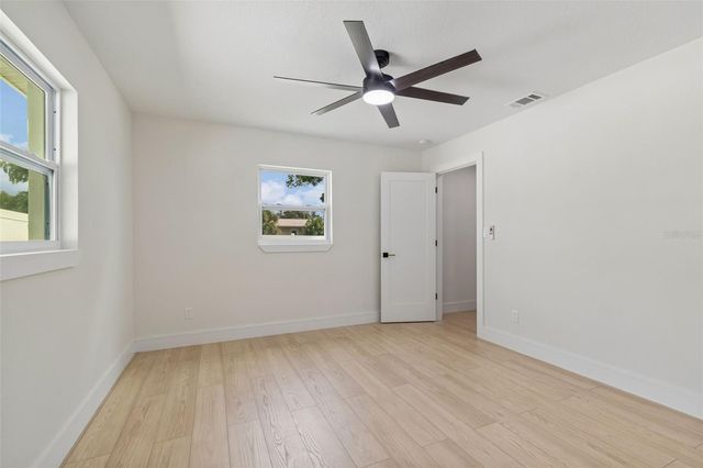 1137 54TH AVENUE S, St Petersburg, FL 33705