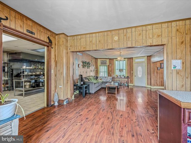 40 WINCHESTER ST, Paw Paw, WV 25434