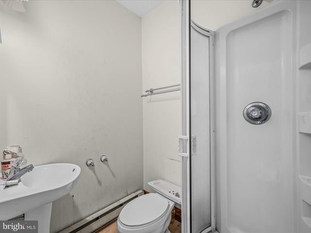 40 WINCHESTER ST, Paw Paw, WV 25434