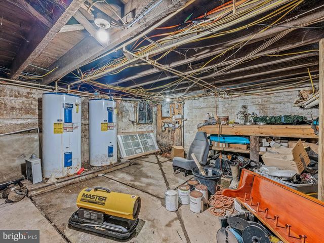 40 WINCHESTER ST, Paw Paw, WV 25434