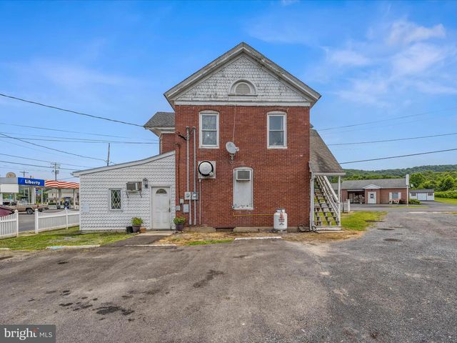 40 WINCHESTER ST, Paw Paw, WV 25434