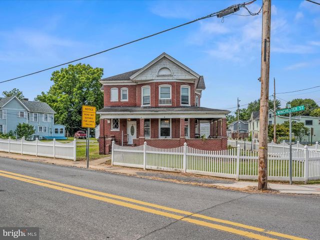 40 WINCHESTER ST, Paw Paw, WV 25434