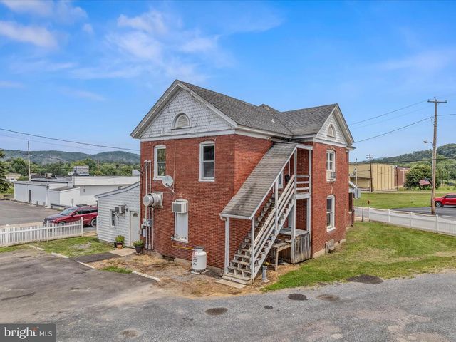 40 WINCHESTER ST, Paw Paw, WV 25434