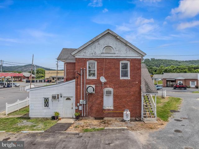 40 WINCHESTER ST, Paw Paw, WV 25434