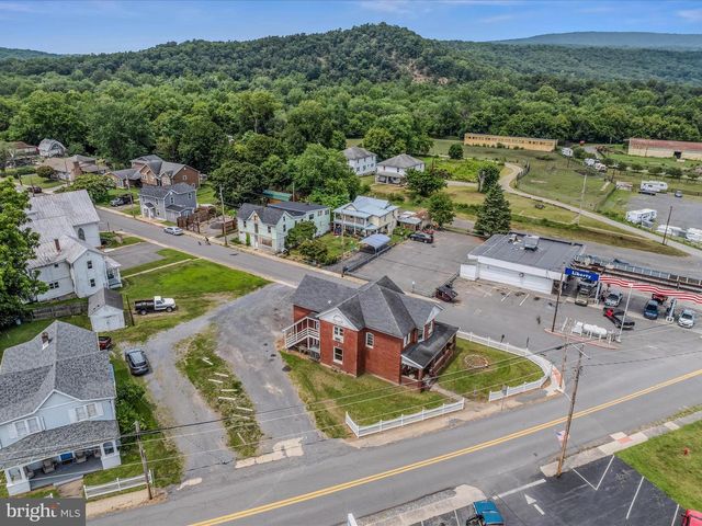 40 WINCHESTER ST, Paw Paw, WV 25434