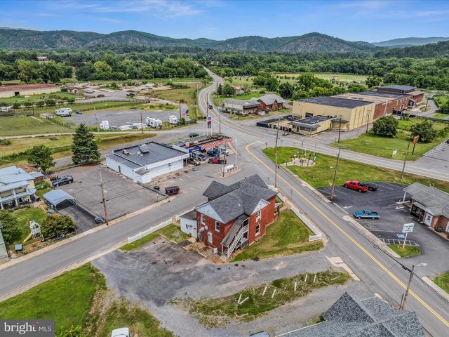 40 WINCHESTER ST, Paw Paw, WV 25434