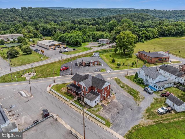 40 WINCHESTER ST, Paw Paw, WV 25434