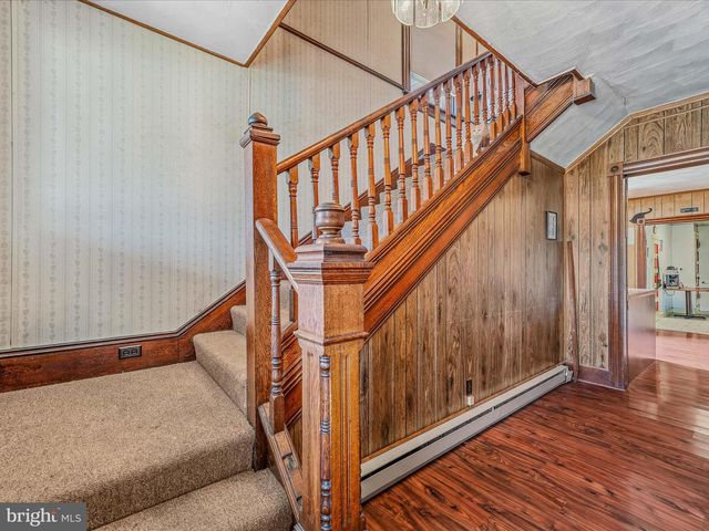 40 WINCHESTER ST, Paw Paw, WV 25434