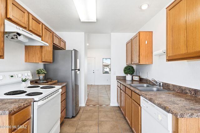 5242 W Canyon Towhee Street, Tucson, AZ 85742