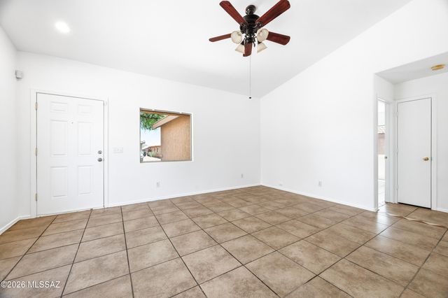 5242 W Canyon Towhee Street, Tucson, AZ 85742