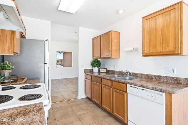 5242 W Canyon Towhee Street, Tucson, AZ 85742