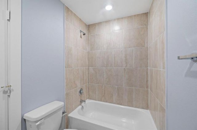 622 Maple Way, Houston, TX 77015