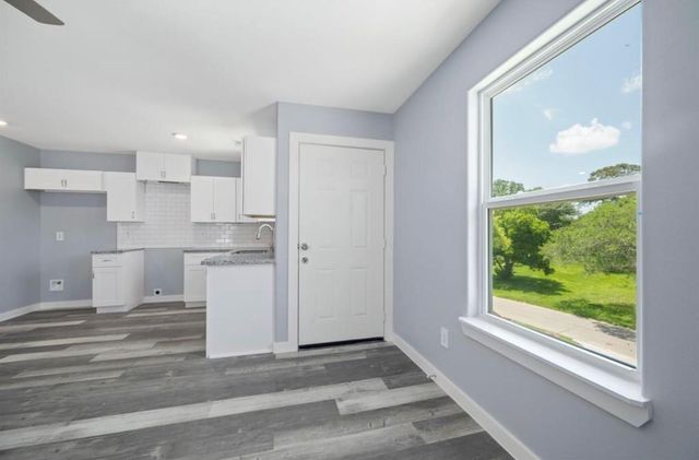 622 Maple Way, Houston, TX 77015