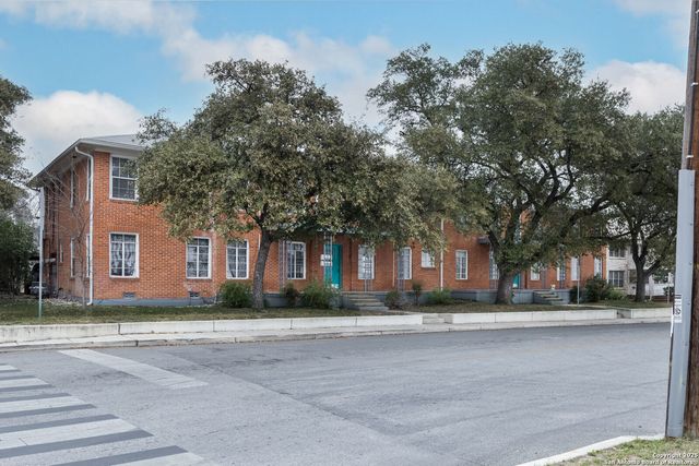 553 CLUB DR, San Antonio, TX 78201