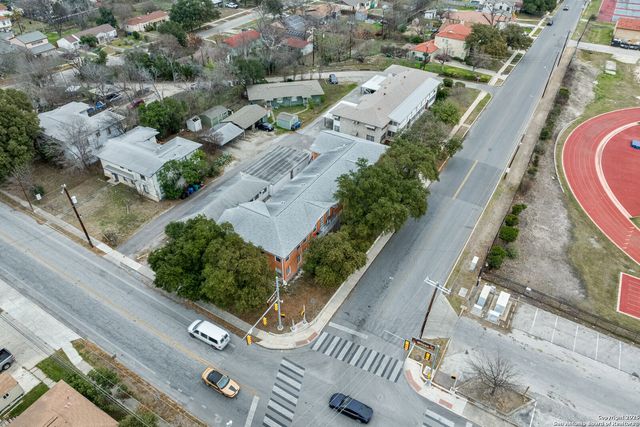 553 CLUB DR, San Antonio, TX 78201