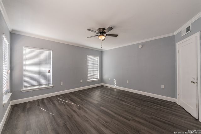 553 CLUB DR, San Antonio, TX 78201