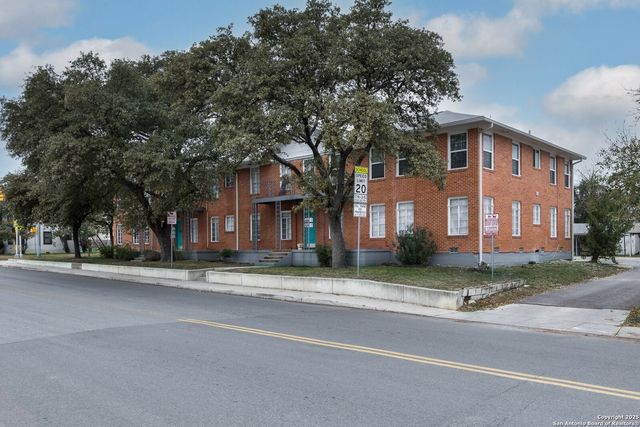 553 CLUB DR, San Antonio, TX 78201