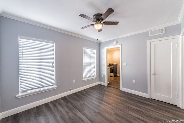 553 CLUB DR, San Antonio, TX 78201