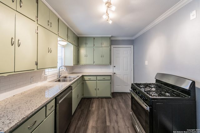 553 CLUB DR, San Antonio, TX 78201