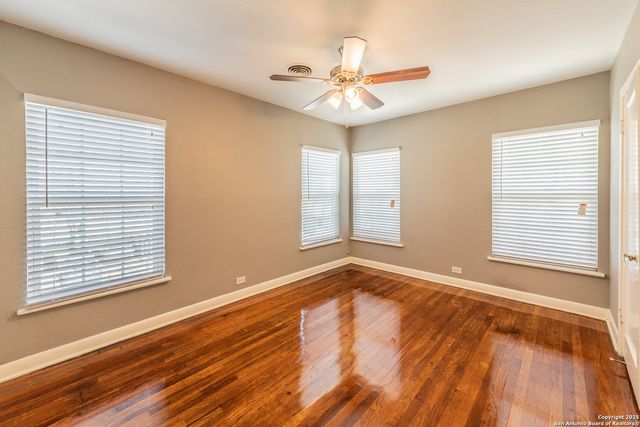 553 CLUB DR, San Antonio, TX 78201