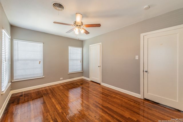 553 CLUB DR, San Antonio, TX 78201