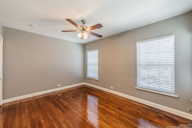 553 CLUB DR, San Antonio, TX 78201