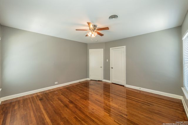 553 CLUB DR, San Antonio, TX 78201