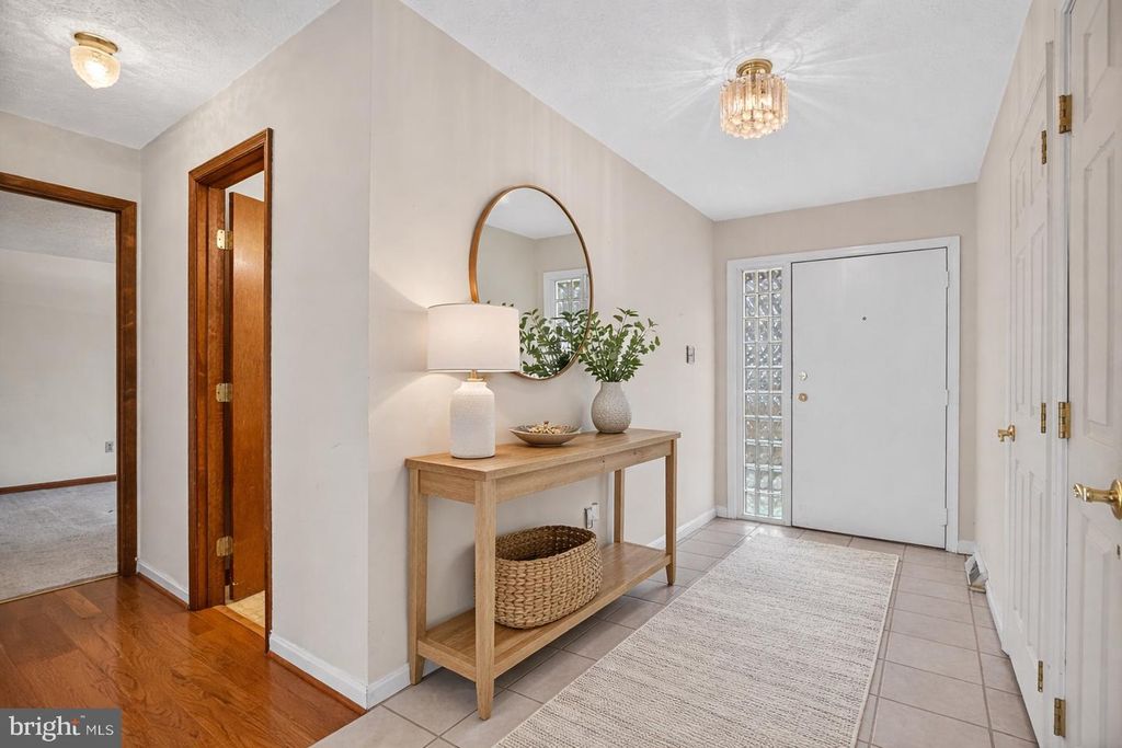 Image 8 of property listing at 779 SPRUCE DR, Lusby, MD 20657