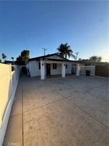 7761 Aura, Reseda, CA 91335