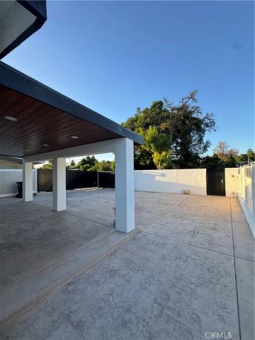 7761 Aura, Reseda, CA 91335