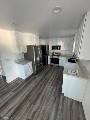 7761 Aura, Reseda, CA 91335