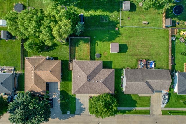 505 W Meadow Drive, Prairie City, IA 50228