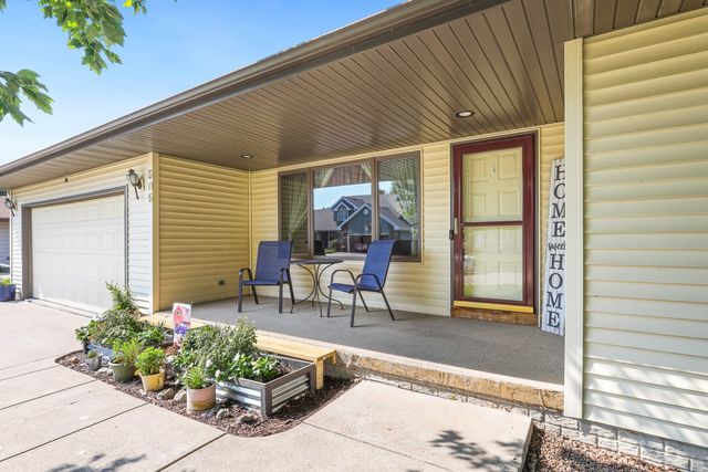 505 W Meadow Drive, Prairie City, IA 50228