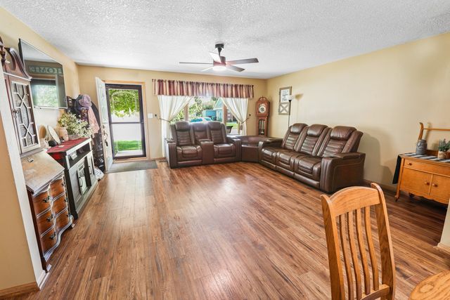 505 W Meadow Drive, Prairie City, IA 50228