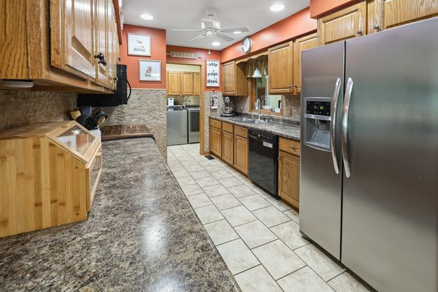 505 W Meadow Drive, Prairie City, IA 50228