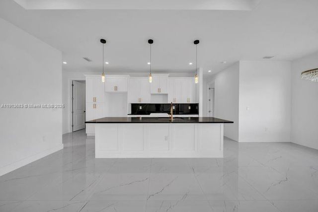 4002 E 9th ST, Lehigh Acres, FL 33972