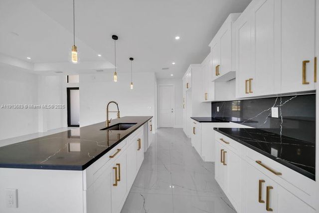 4002 E 9th ST, Lehigh Acres, FL 33972